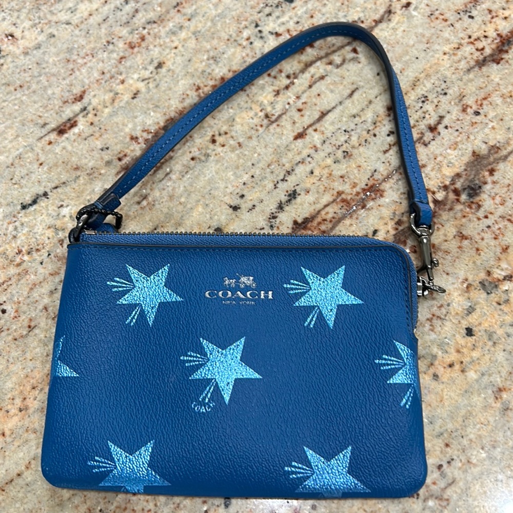 COACH BLUE STAR SMALL WRISTLET